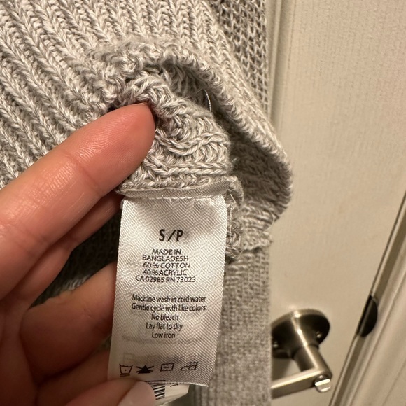 Aeropostale Grey Sweater - Picture 2 of 3